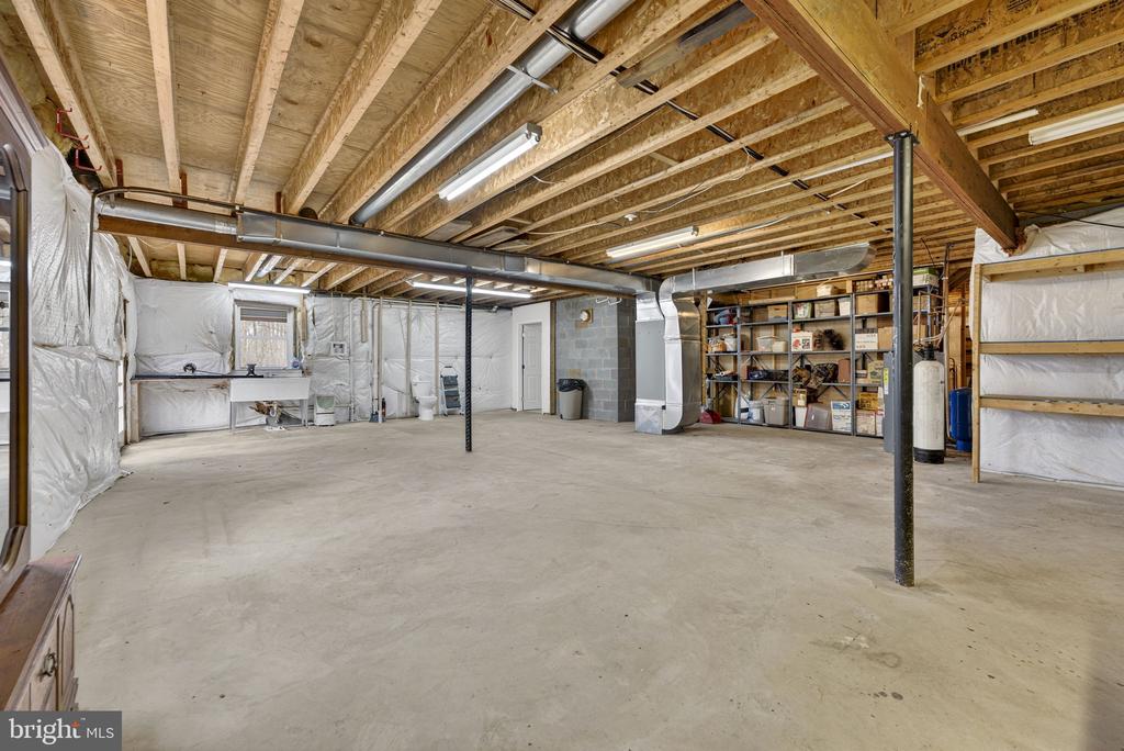 584 S POES RD, AMISSVILLE, Virginia 20106, 3 Bedrooms Bedrooms, ,2 BathroomsBathrooms,Residential,14,584 S POES RD,VARP2002534 MLS # VARP2002534