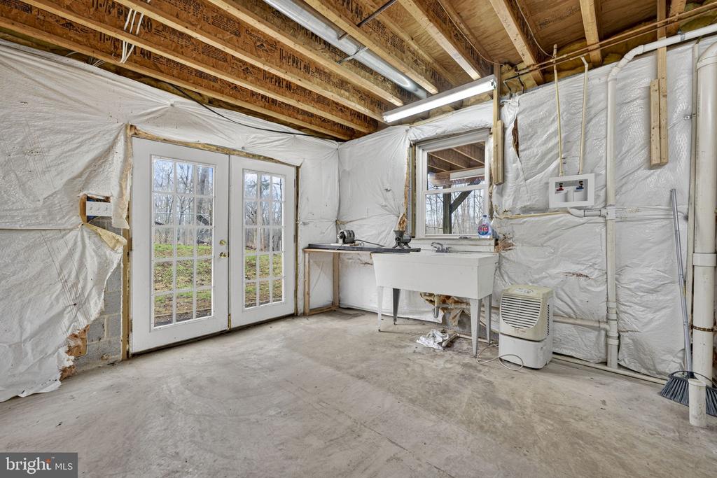 584 S POES RD, AMISSVILLE, Virginia 20106, 3 Bedrooms Bedrooms, ,2 BathroomsBathrooms,Residential,14,584 S POES RD,VARP2002534 MLS # VARP2002534