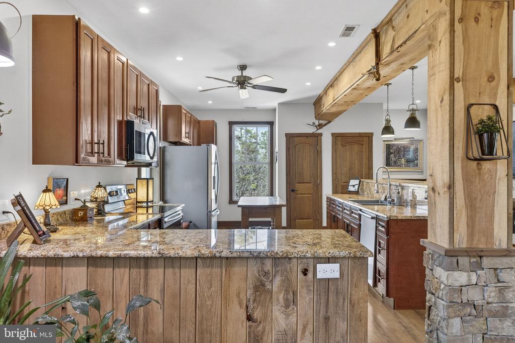 40 ANGEL KISS LN, CASTLETON, Virginia 22716, 2 Bedrooms Bedrooms, ,2 BathroomsBathrooms,Residential,14,40 ANGEL KISS LN,VARP2002550 MLS # VARP2002550