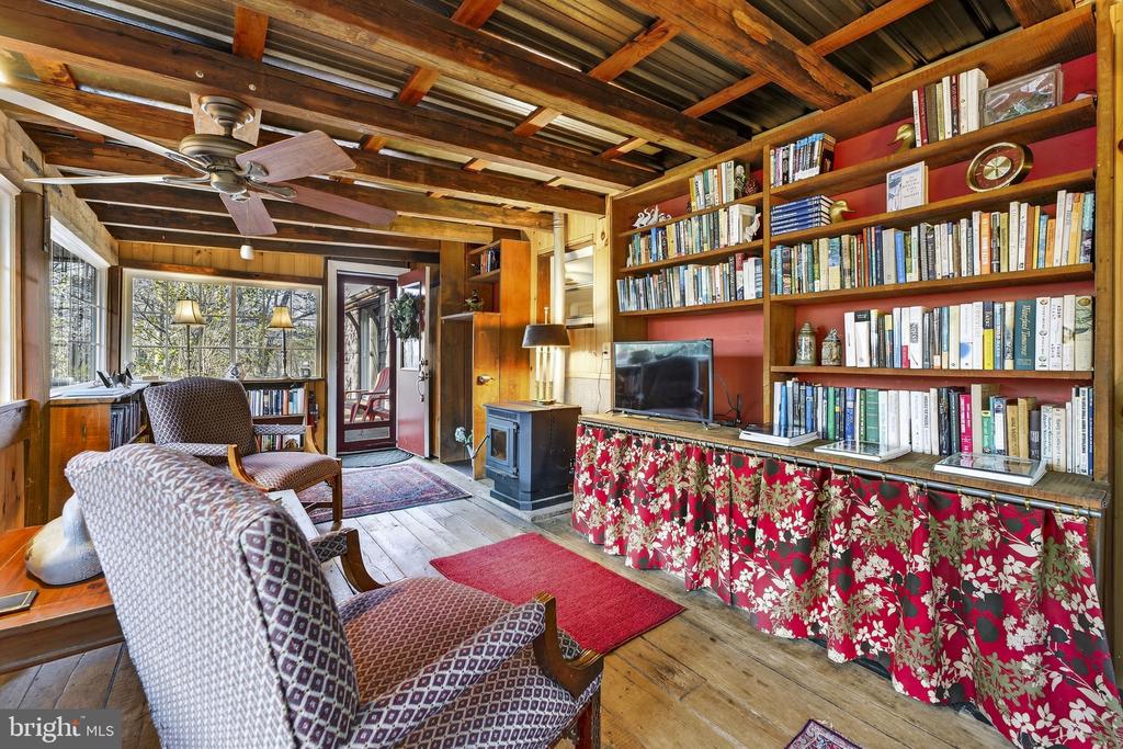 40 ANGEL KISS LN, CASTLETON, Virginia 22716, 2 Bedrooms Bedrooms, ,2 BathroomsBathrooms,Residential,14,40 ANGEL KISS LN,VARP2002550 MLS # VARP2002550