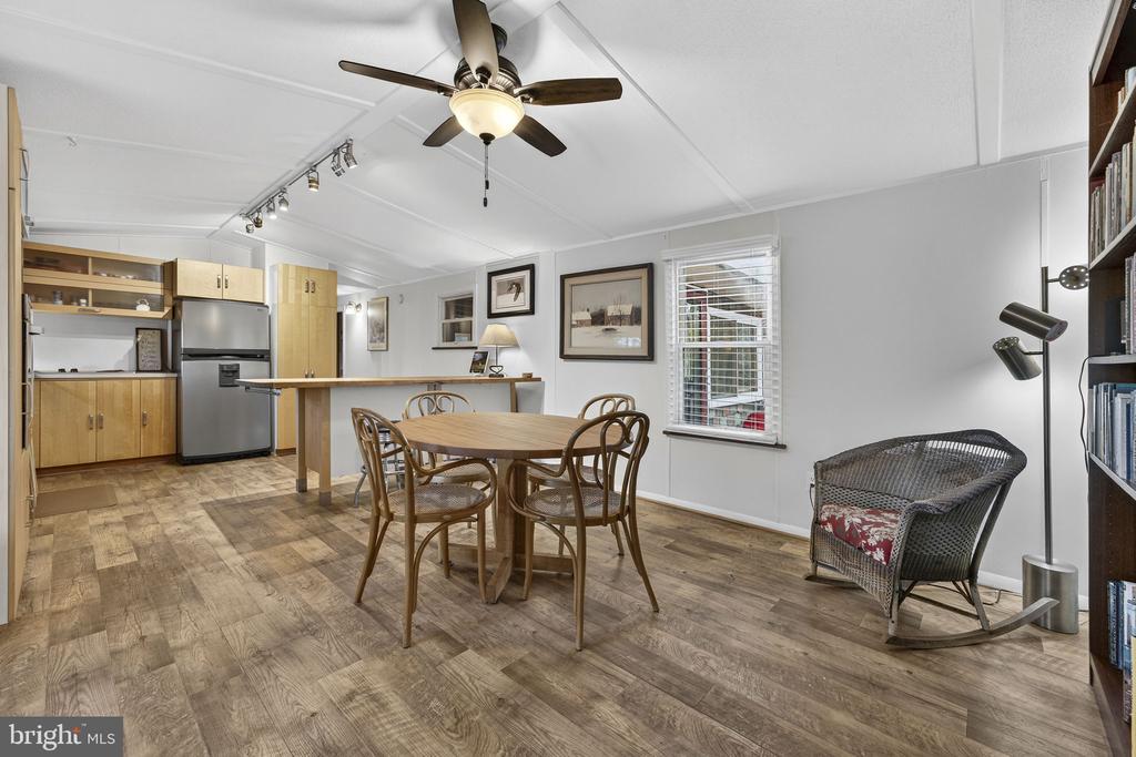 40 ANGEL KISS LN, CASTLETON, Virginia 22716, 2 Bedrooms Bedrooms, ,2 BathroomsBathrooms,Residential,14,40 ANGEL KISS LN,VARP2002550 MLS # VARP2002550