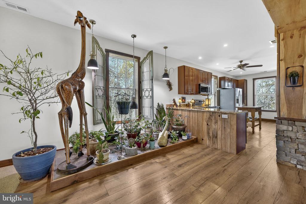 40 ANGEL KISS LN, CASTLETON, Virginia 22716, 2 Bedrooms Bedrooms, ,2 BathroomsBathrooms,Residential,14,40 ANGEL KISS LN,VARP2002550 MLS # VARP2002550