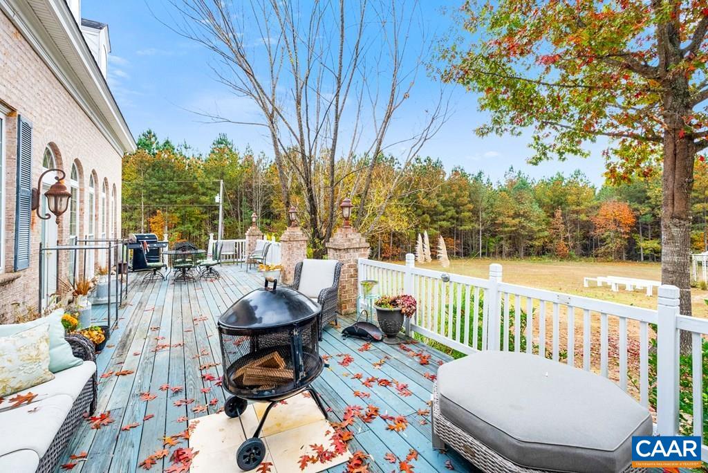 574 OLD KINGS RD, DRAKES BRANCH, Virginia 23937, 4 Bedrooms Bedrooms, ,3 BathroomsBathrooms,Residential,14,574 OLD KINGS RD,675128 MLS # 675128 574 OLD KINGS RD, DRAKES BRANCH, Virginia 23937, 4 Bedrooms Bedrooms, ,3 BathroomsBathrooms,Residential,14,574 OLD KINGS RD,675128 MLS # 675128