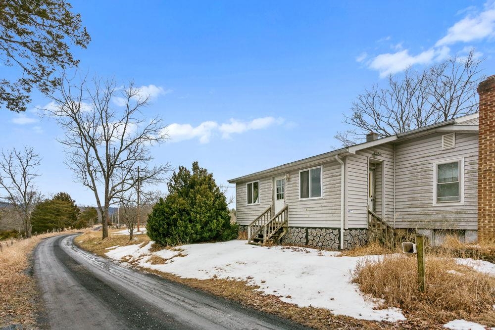 19962 RAINBOW RIDGE RD, BERGTON, Virginia 22811, 3 Bedrooms Bedrooms, ,1 BathroomBathrooms,Residential,14,19962 RAINBOW RIDGE RD,675176 MLS # 675176