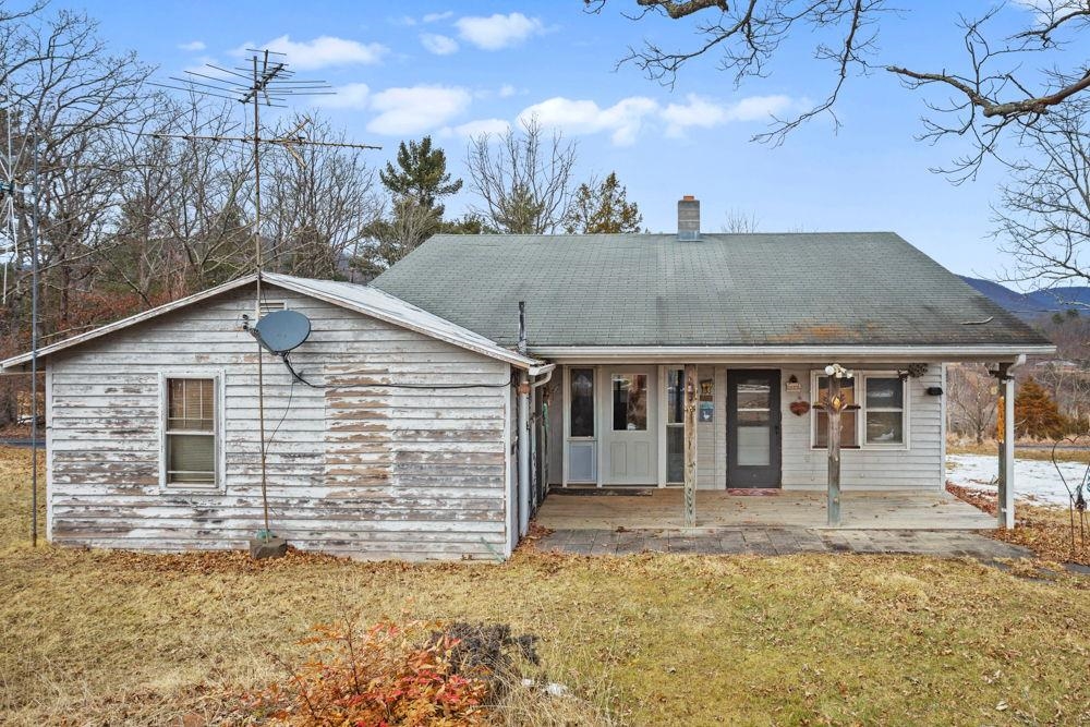 19962 RAINBOW RIDGE RD, BERGTON, Virginia 22811, 3 Bedrooms Bedrooms, ,1 BathroomBathrooms,Residential,14,19962 RAINBOW RIDGE RD,675176 MLS # 675176