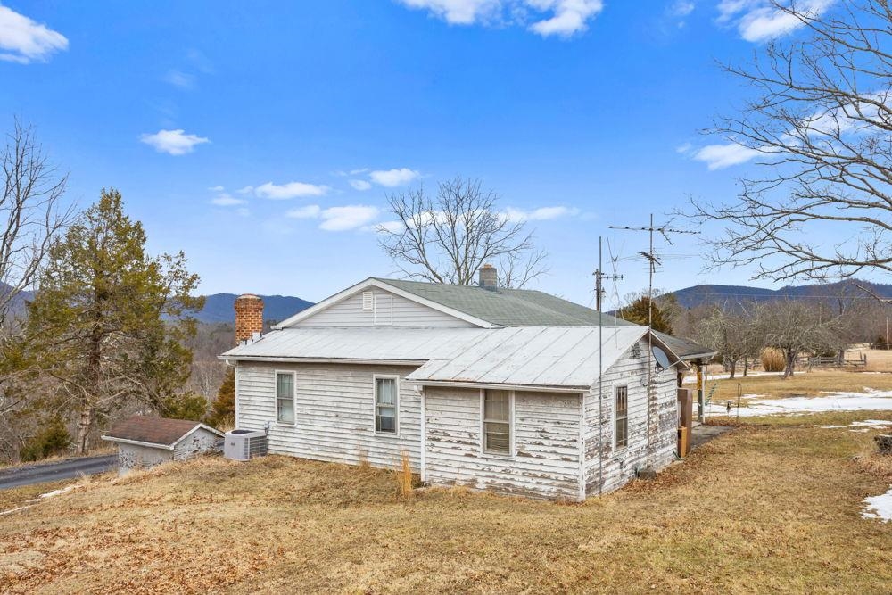 19962 RAINBOW RIDGE RD, BERGTON, Virginia 22811, 3 Bedrooms Bedrooms, ,1 BathroomBathrooms,Residential,14,19962 RAINBOW RIDGE RD,675176 MLS # 675176