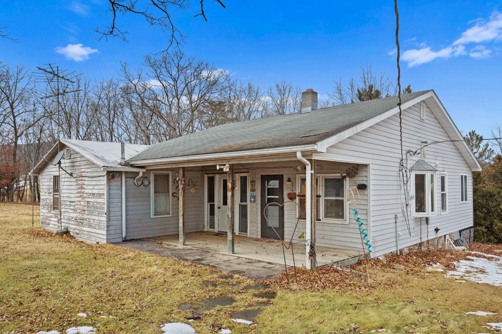 19962 RAINBOW RIDGE RD, BERGTON, Virginia 22811, 3 Bedrooms Bedrooms, ,1 BathroomBathrooms,Residential,14,19962 RAINBOW RIDGE RD,675176 MLS # 675176