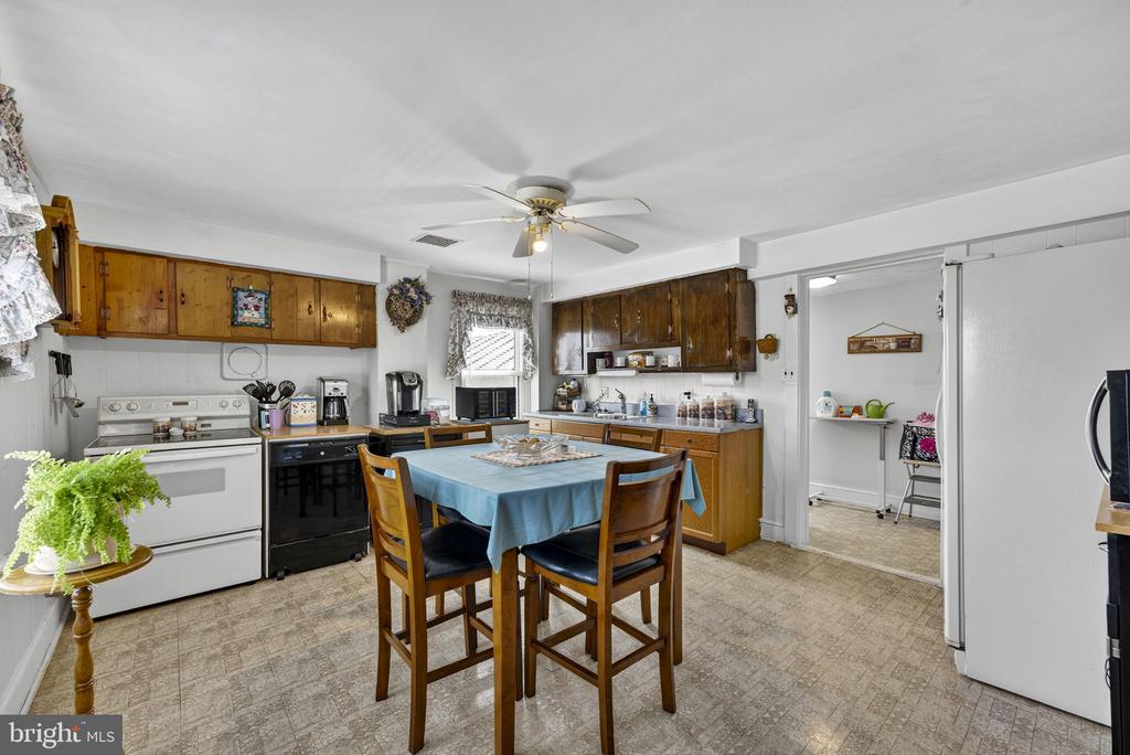 57 SCHOOL HOUSE RD, WASHINGTON, Virginia, 3 Bedrooms Bedrooms, ,1 BathroomBathrooms,Residential,14,57 SCHOOL HOUSE RD,VARP2002552 MLS # VARP2002552