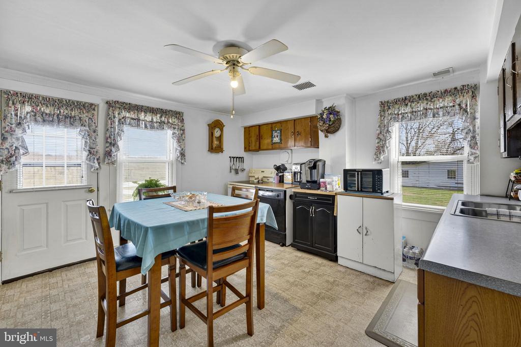 57 SCHOOL HOUSE RD, WASHINGTON, Virginia, 3 Bedrooms Bedrooms, ,1 BathroomBathrooms,Residential,14,57 SCHOOL HOUSE RD,VARP2002552 MLS # VARP2002552