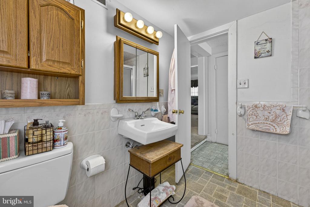 57 SCHOOL HOUSE RD, WASHINGTON, Virginia, 3 Bedrooms Bedrooms, ,1 BathroomBathrooms,Residential,14,57 SCHOOL HOUSE RD,VARP2002552 MLS # VARP2002552