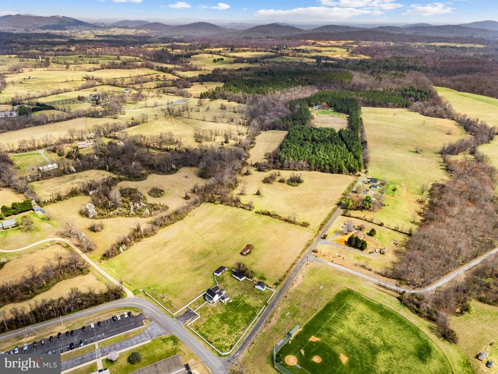 57 SCHOOL HOUSE RD, WASHINGTON, Virginia, 3 Bedrooms Bedrooms, ,1 BathroomBathrooms,Residential,14,57 SCHOOL HOUSE RD,VARP2002552 MLS # VARP2002552