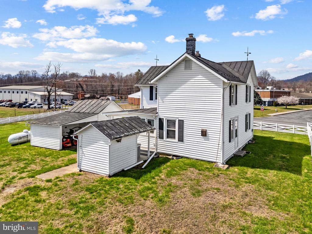 57 SCHOOL HOUSE RD, WASHINGTON, Virginia, 3 Bedrooms Bedrooms, ,1 BathroomBathrooms,Residential,14,57 SCHOOL HOUSE RD,VARP2002552 MLS # VARP2002552