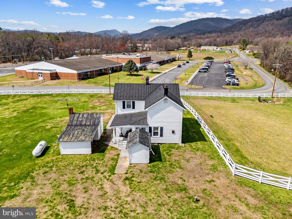 57 SCHOOL HOUSE RD, WASHINGTON, Virginia, 3 Bedrooms Bedrooms, ,1 BathroomBathrooms,Residential,14,57 SCHOOL HOUSE RD,VARP2002552 MLS # VARP2002552