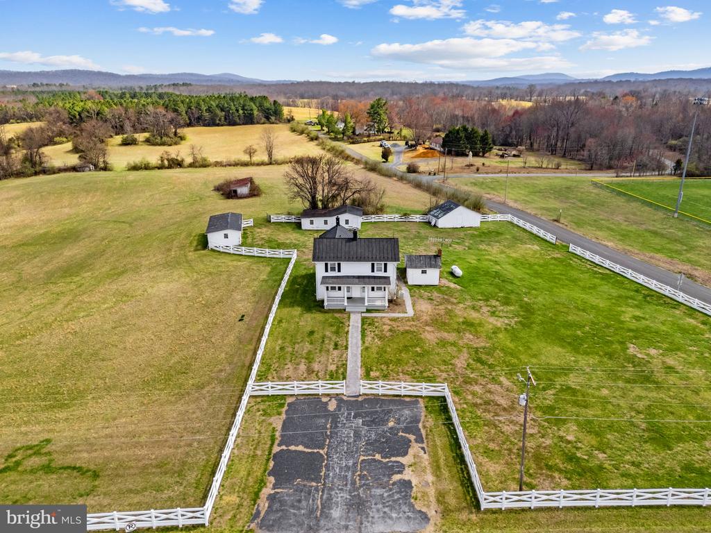 57 SCHOOL HOUSE RD, WASHINGTON, Virginia, 3 Bedrooms Bedrooms, ,1 BathroomBathrooms,Residential,14,57 SCHOOL HOUSE RD,VARP2002552 MLS # VARP2002552