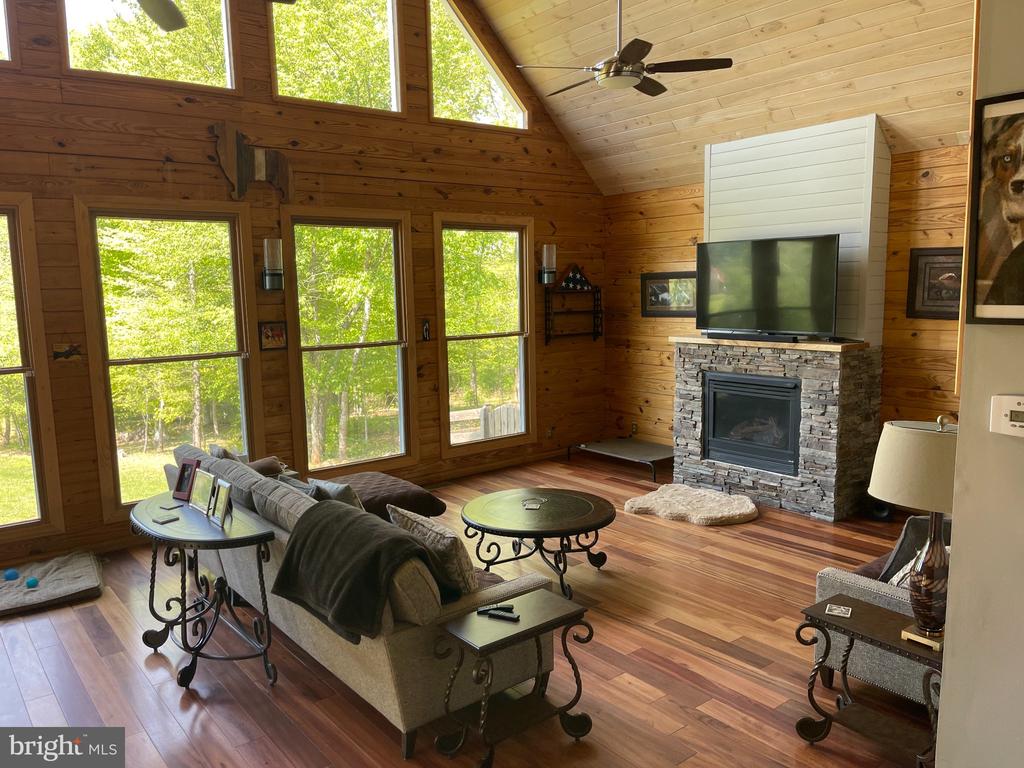 7747 RIVERSIDE FARM RD, MARSHALL, Virginia, 4 Bedrooms Bedrooms, ,3 BathroomsBathrooms,Residential,14,7747 RIVERSIDE FARM RD,VAFQ2021308 MLS # VAFQ2021308 7747 RIVERSIDE FARM RD, MARSHALL, Virginia, 4 Bedrooms Bedrooms, ,3 BathroomsBathrooms,Residential,14,7747 RIVERSIDE FARM RD,VAFQ2021308 MLS # VAFQ2021308