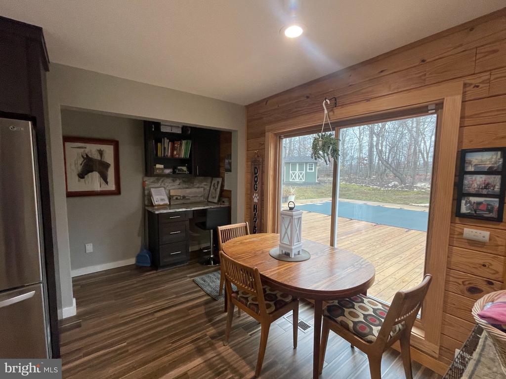 7747 RIVERSIDE FARM RD, MARSHALL, Virginia, 4 Bedrooms Bedrooms, ,3 BathroomsBathrooms,Residential,14,7747 RIVERSIDE FARM RD,VAFQ2021308 MLS # VAFQ2021308 7747 RIVERSIDE FARM RD, MARSHALL, Virginia, 4 Bedrooms Bedrooms, ,3 BathroomsBathrooms,Residential,14,7747 RIVERSIDE FARM RD,VAFQ2021308 MLS # VAFQ2021308