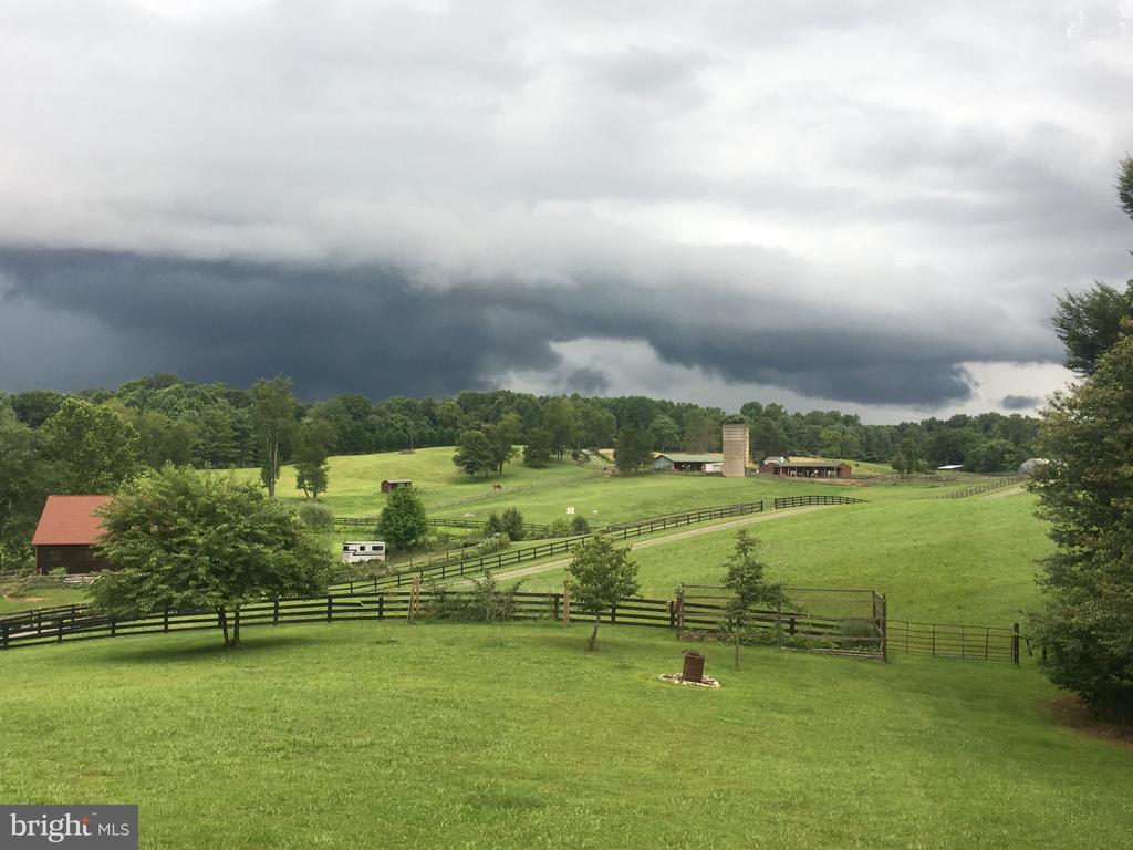 7747 RIVERSIDE FARM RD, MARSHALL, Virginia, 4 Bedrooms Bedrooms, ,3 BathroomsBathrooms,Residential,14,7747 RIVERSIDE FARM RD,VAFQ2021308 MLS # VAFQ2021308 7747 RIVERSIDE FARM RD, MARSHALL, Virginia, 4 Bedrooms Bedrooms, ,3 BathroomsBathrooms,Residential,14,7747 RIVERSIDE FARM RD,VAFQ2021308 MLS # VAFQ2021308