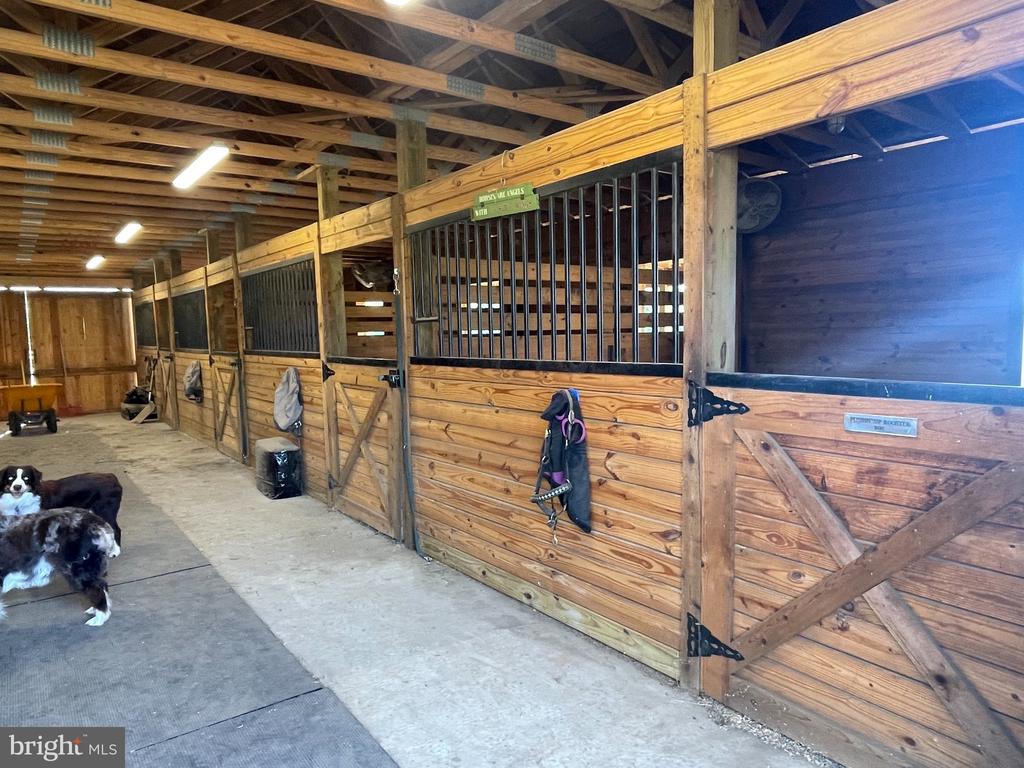 7747 RIVERSIDE FARM RD, MARSHALL, Virginia, 4 Bedrooms Bedrooms, ,3 BathroomsBathrooms,Residential,14,7747 RIVERSIDE FARM RD,VAFQ2021308 MLS # VAFQ2021308 7747 RIVERSIDE FARM RD, MARSHALL, Virginia, 4 Bedrooms Bedrooms, ,3 BathroomsBathrooms,Residential,14,7747 RIVERSIDE FARM RD,VAFQ2021308 MLS # VAFQ2021308