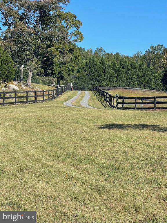 7747 RIVERSIDE FARM RD, MARSHALL, Virginia, 4 Bedrooms Bedrooms, ,3 BathroomsBathrooms,Residential,14,7747 RIVERSIDE FARM RD,VAFQ2021308 MLS # VAFQ2021308 7747 RIVERSIDE FARM RD, MARSHALL, Virginia, 4 Bedrooms Bedrooms, ,3 BathroomsBathrooms,Residential,14,7747 RIVERSIDE FARM RD,VAFQ2021308 MLS # VAFQ2021308