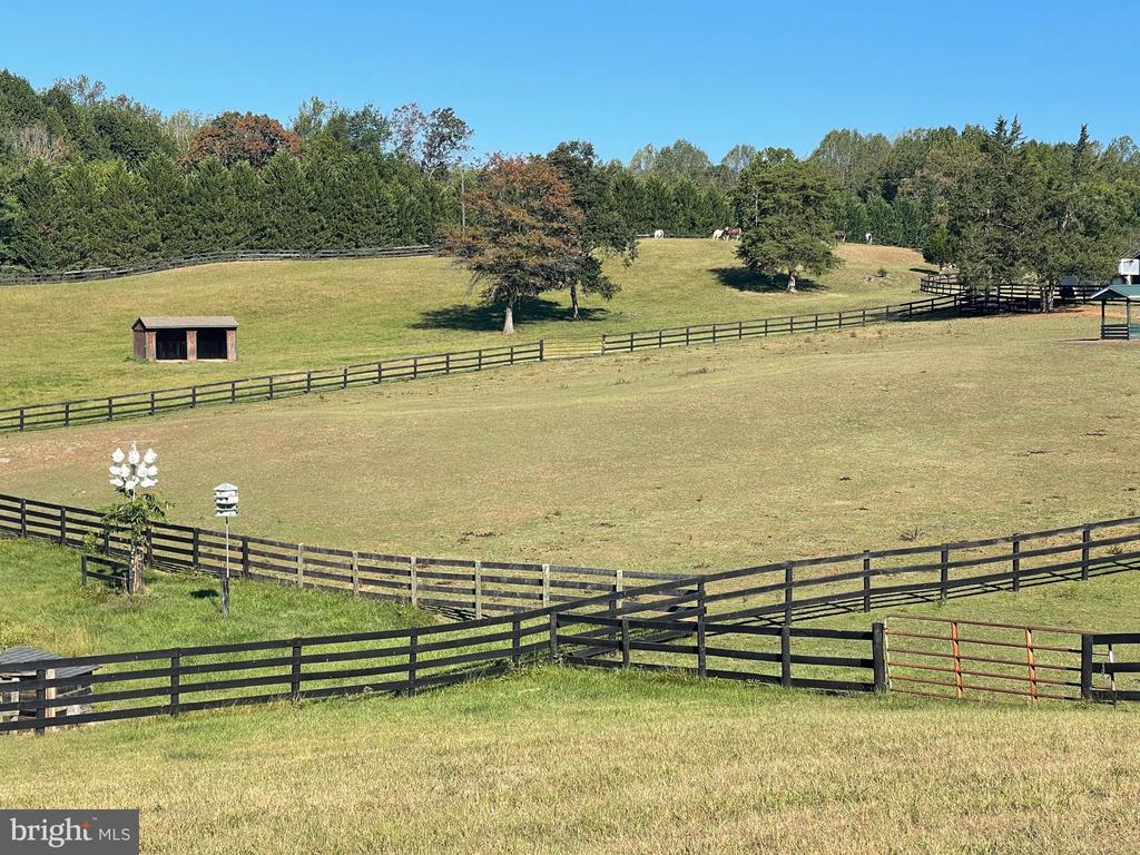 7747 RIVERSIDE FARM RD, MARSHALL, Virginia, 4 Bedrooms Bedrooms, ,3 BathroomsBathrooms,Residential,14,7747 RIVERSIDE FARM RD,VAFQ2021308 MLS # VAFQ2021308 7747 RIVERSIDE FARM RD, MARSHALL, Virginia, 4 Bedrooms Bedrooms, ,3 BathroomsBathrooms,Residential,14,7747 RIVERSIDE FARM RD,VAFQ2021308 MLS # VAFQ2021308