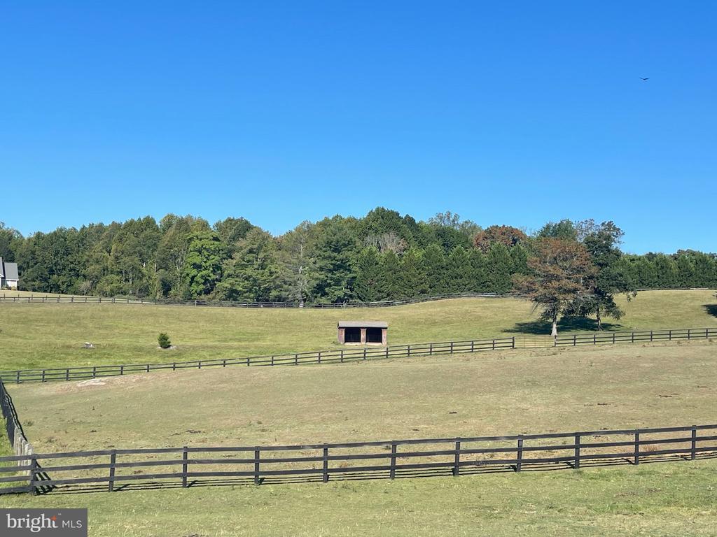 7747 RIVERSIDE FARM RD, MARSHALL, Virginia, 4 Bedrooms Bedrooms, ,3 BathroomsBathrooms,Residential,14,7747 RIVERSIDE FARM RD,VAFQ2021308 MLS # VAFQ2021308 7747 RIVERSIDE FARM RD, MARSHALL, Virginia, 4 Bedrooms Bedrooms, ,3 BathroomsBathrooms,Residential,14,7747 RIVERSIDE FARM RD,VAFQ2021308 MLS # VAFQ2021308