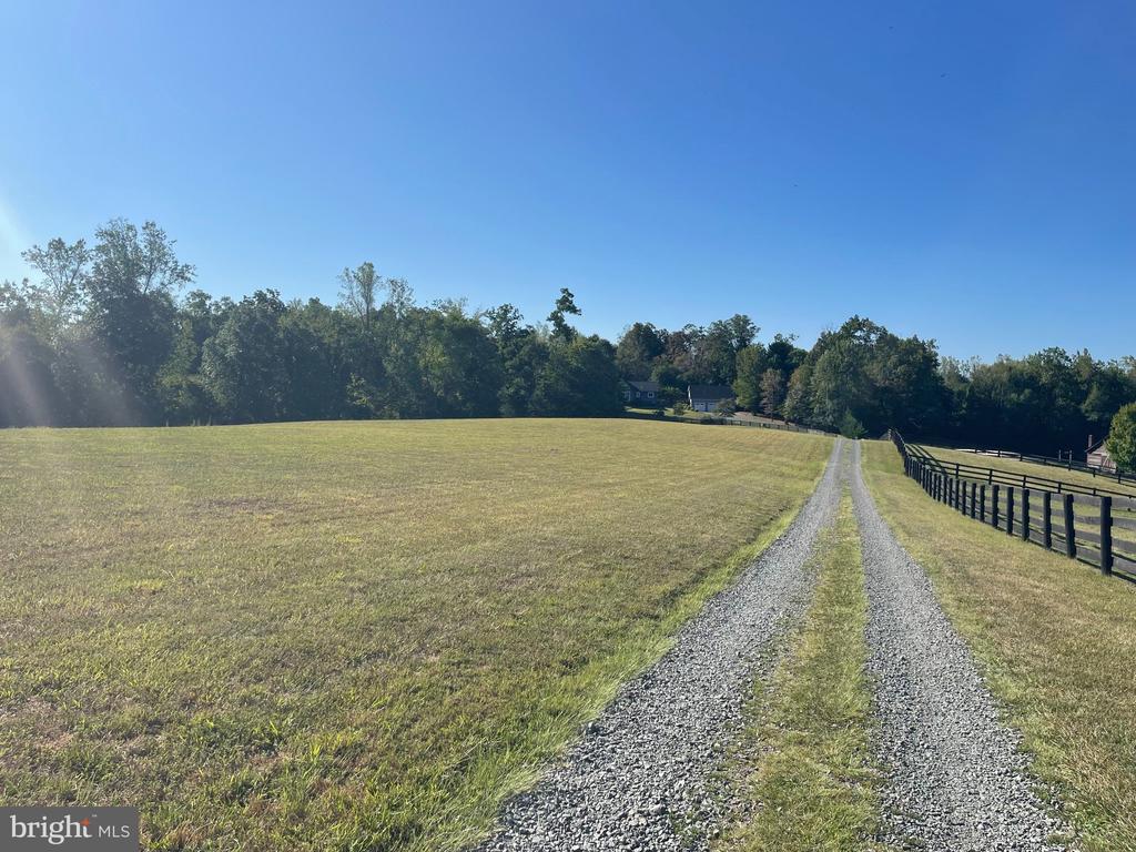 7747 RIVERSIDE FARM RD, MARSHALL, Virginia, 4 Bedrooms Bedrooms, ,3 BathroomsBathrooms,Residential,14,7747 RIVERSIDE FARM RD,VAFQ2021308 MLS # VAFQ2021308 7747 RIVERSIDE FARM RD, MARSHALL, Virginia, 4 Bedrooms Bedrooms, ,3 BathroomsBathrooms,Residential,14,7747 RIVERSIDE FARM RD,VAFQ2021308 MLS # VAFQ2021308