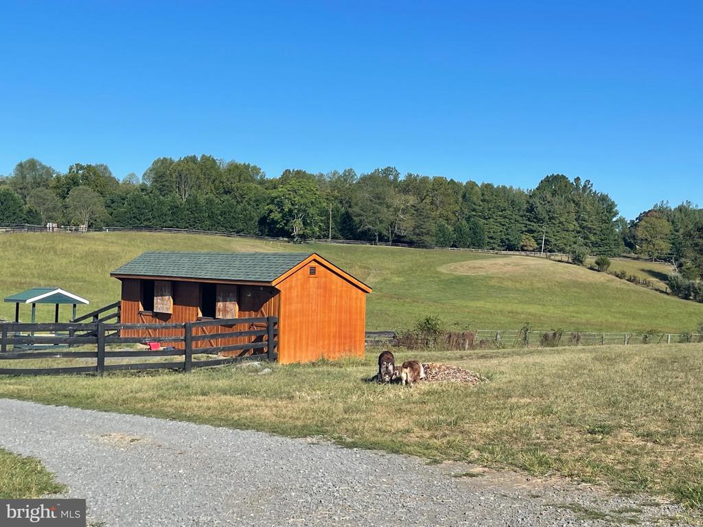 7747 RIVERSIDE FARM RD, MARSHALL, Virginia, 4 Bedrooms Bedrooms, ,3 BathroomsBathrooms,Residential,14,7747 RIVERSIDE FARM RD,VAFQ2021308 MLS # VAFQ2021308 7747 RIVERSIDE FARM RD, MARSHALL, Virginia, 4 Bedrooms Bedrooms, ,3 BathroomsBathrooms,Residential,14,7747 RIVERSIDE FARM RD,VAFQ2021308 MLS # VAFQ2021308