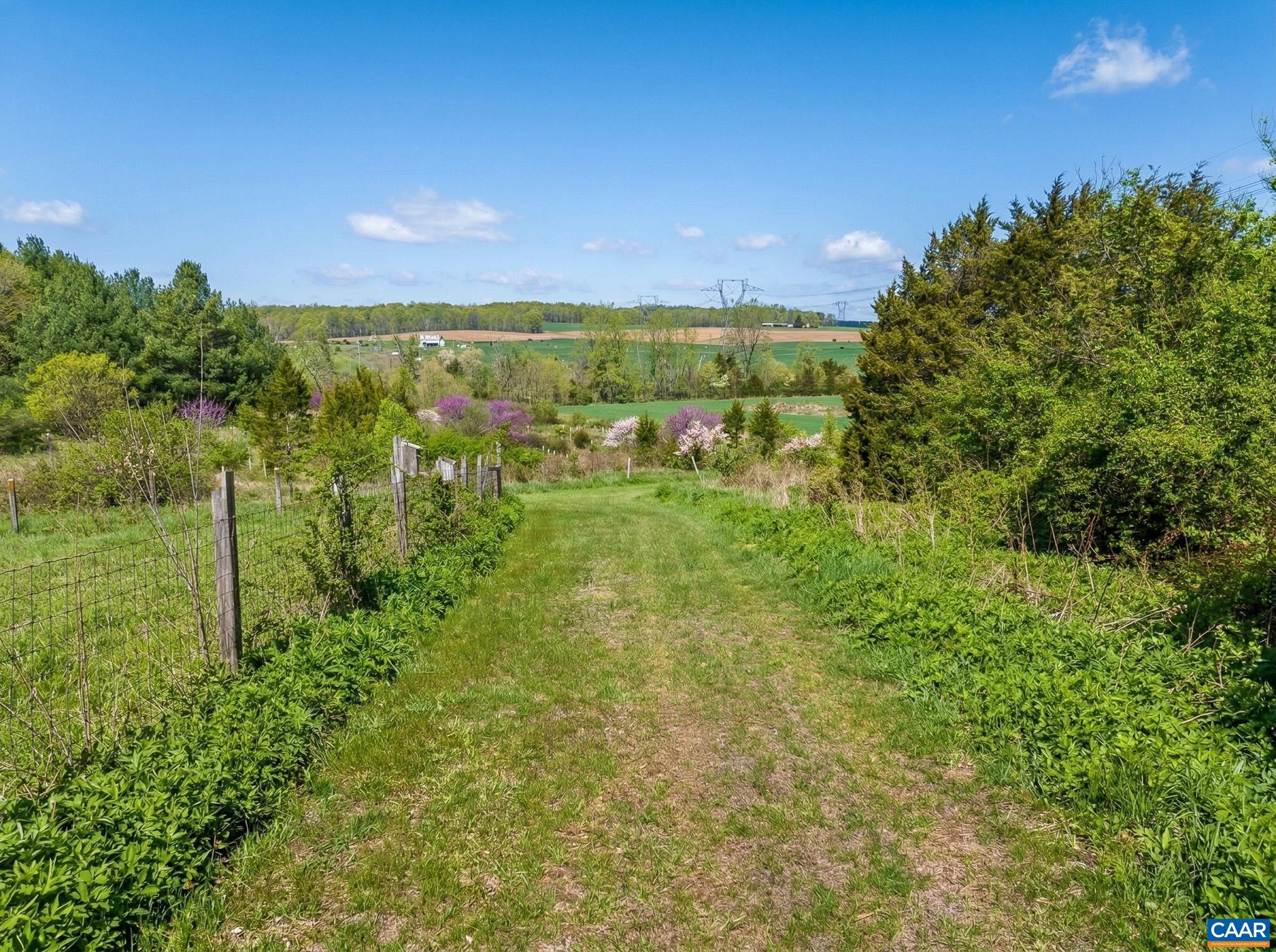 1732 HERMITAGE RD, WAYNESBORO, Virginia 22980, 4 Bedrooms Bedrooms, ,3 BathroomsBathrooms,Residential,14,1732 HERMITAGE RD,675316 MLS # 675316 1732 HERMITAGE RD, WAYNESBORO, Virginia 22980, 4 Bedrooms Bedrooms, ,3 BathroomsBathrooms,Residential,14,1732 HERMITAGE RD,675316 MLS # 675316