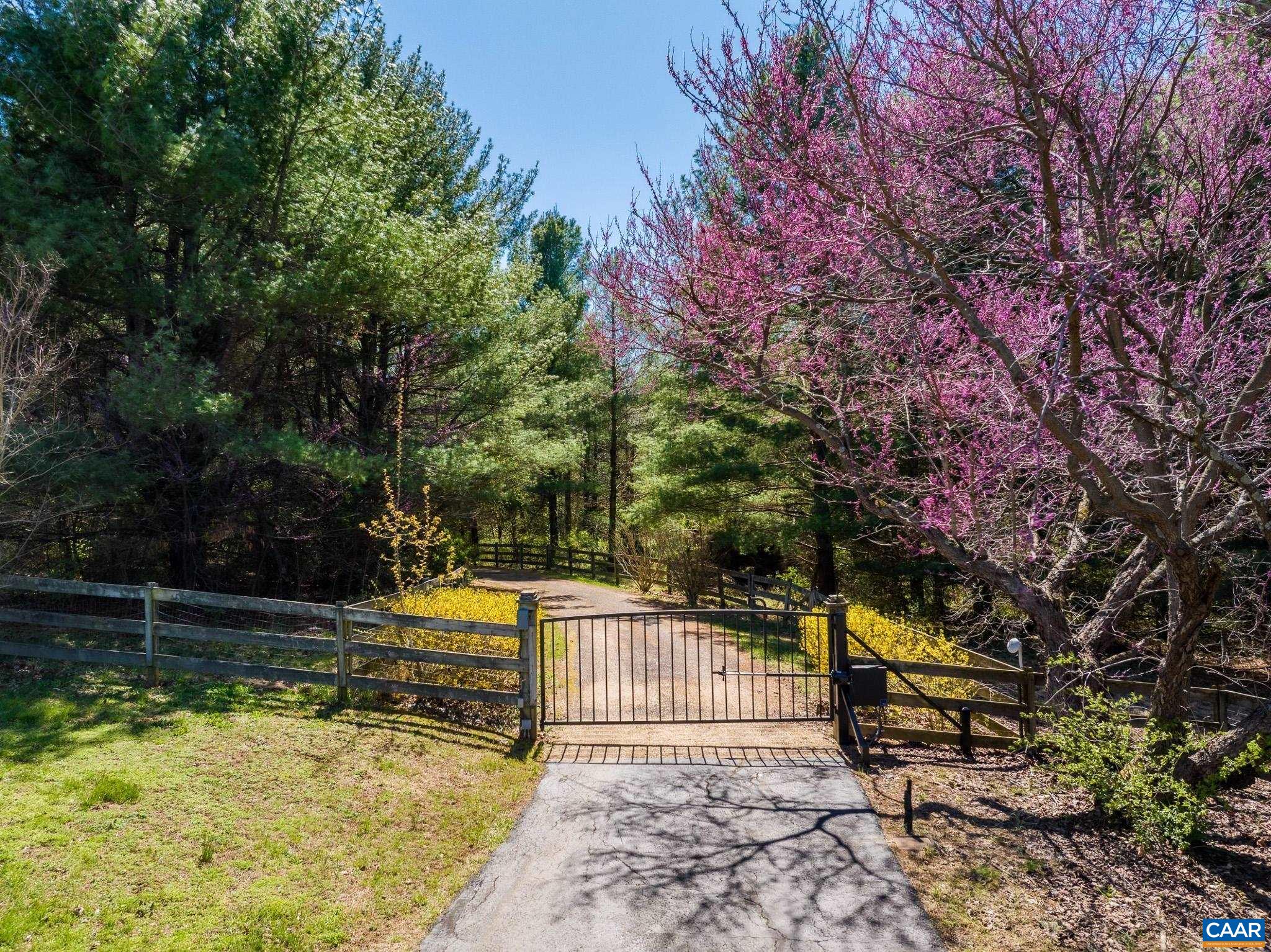 1732 HERMITAGE RD, WAYNESBORO, Virginia 22980, 4 Bedrooms Bedrooms, ,3 BathroomsBathrooms,Residential,14,1732 HERMITAGE RD,675316 MLS # 675316 1732 HERMITAGE RD, WAYNESBORO, Virginia 22980, 4 Bedrooms Bedrooms, ,3 BathroomsBathrooms,Residential,14,1732 HERMITAGE RD,675316 MLS # 675316