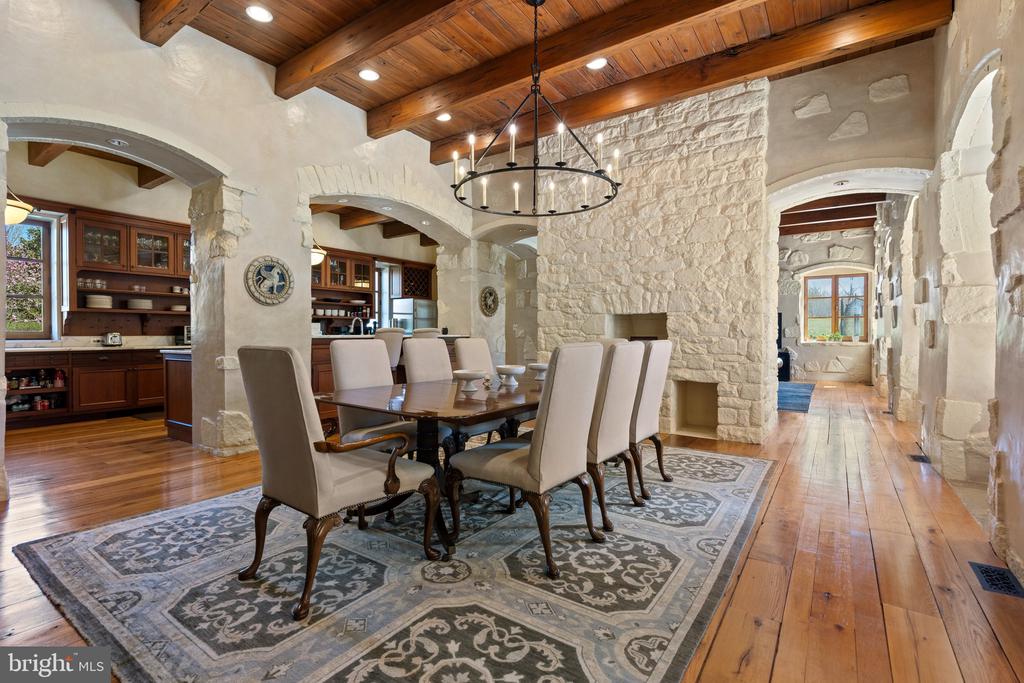 2547 HALFWAY RD, THE PLAINS, Virginia, 5 Bedrooms Bedrooms, ,5 BathroomsBathrooms,Residential,14,2547 HALFWAY RD,VAFQ2021476 MLS # VAFQ2021476