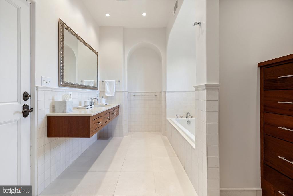 2547 HALFWAY RD, THE PLAINS, Virginia, 5 Bedrooms Bedrooms, ,5 BathroomsBathrooms,Residential,14,2547 HALFWAY RD,VAFQ2021476 MLS # VAFQ2021476