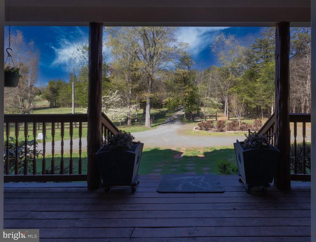 2113 COURTHOUSE RD, CATLETT, Virginia 20119, 4 Bedrooms Bedrooms, ,3 BathroomsBathrooms,Residential,14,2113 COURTHOUSE RD,VAFQ2021270 MLS # VAFQ2021270