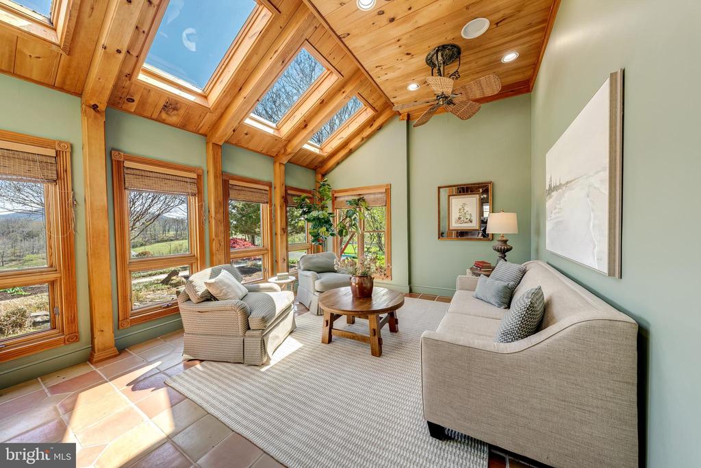 11597 LEEDS CHAPEL LN, MARKHAM, Virginia, 4 Bedrooms Bedrooms, ,2 BathroomsBathrooms,Residential,14,11597 LEEDS CHAPEL LN,VAFQ2020962 MLS # VAFQ2020962