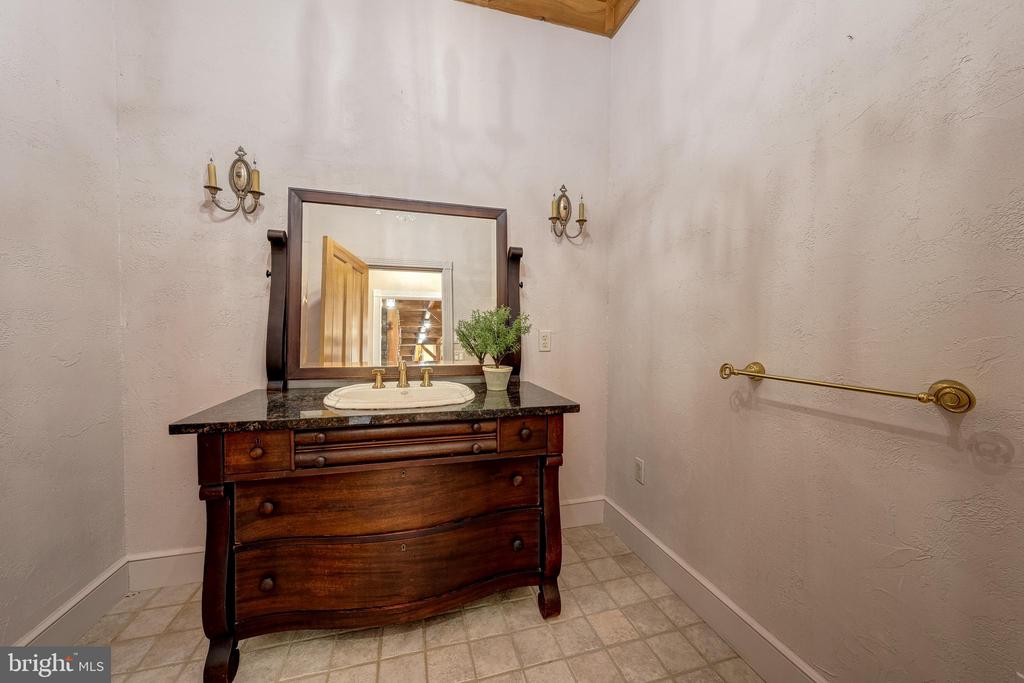 11597 LEEDS CHAPEL LN, MARKHAM, Virginia, 4 Bedrooms Bedrooms, ,2 BathroomsBathrooms,Residential,14,11597 LEEDS CHAPEL LN,VAFQ2020962 MLS # VAFQ2020962