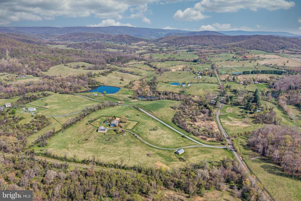 11597 LEEDS CHAPEL LN, MARKHAM, Virginia, 4 Bedrooms Bedrooms, ,2 BathroomsBathrooms,Residential,14,11597 LEEDS CHAPEL LN,VAFQ2020962 MLS # VAFQ2020962