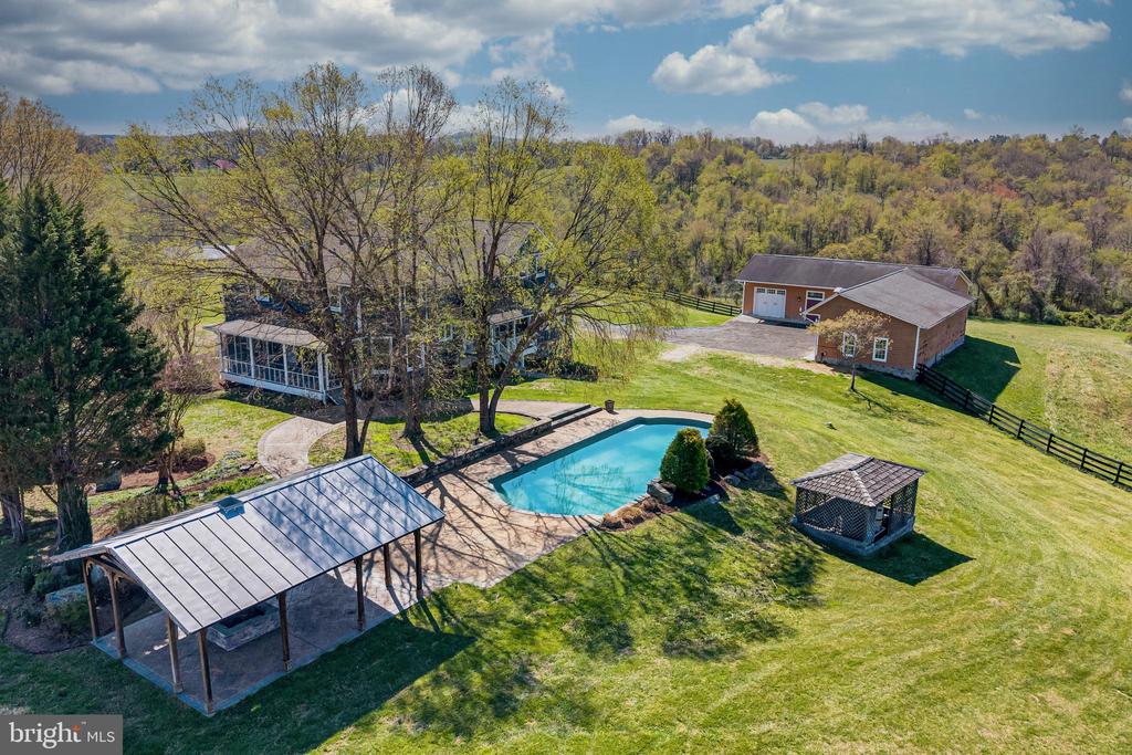 11597 LEEDS CHAPEL LN, MARKHAM, Virginia, 4 Bedrooms Bedrooms, ,2 BathroomsBathrooms,Residential,14,11597 LEEDS CHAPEL LN,VAFQ2020962 MLS # VAFQ2020962