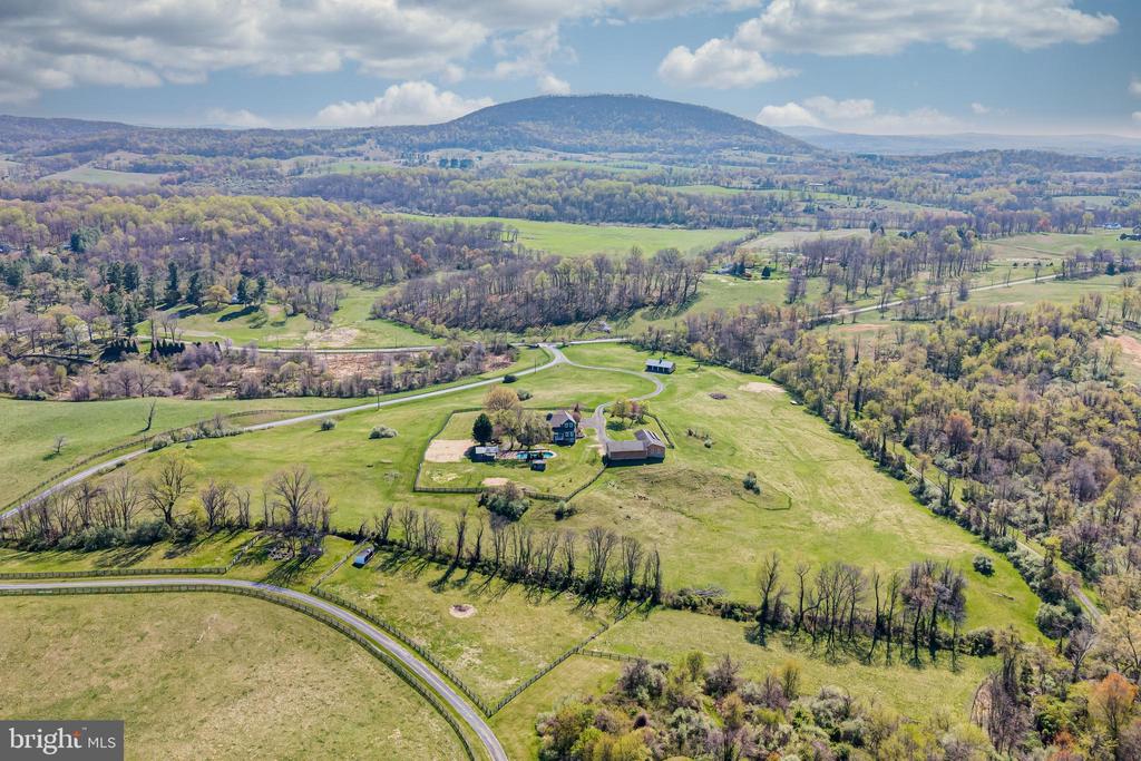 11597 LEEDS CHAPEL LN, MARKHAM, Virginia, 4 Bedrooms Bedrooms, ,2 BathroomsBathrooms,Residential,14,11597 LEEDS CHAPEL LN,VAFQ2020962 MLS # VAFQ2020962