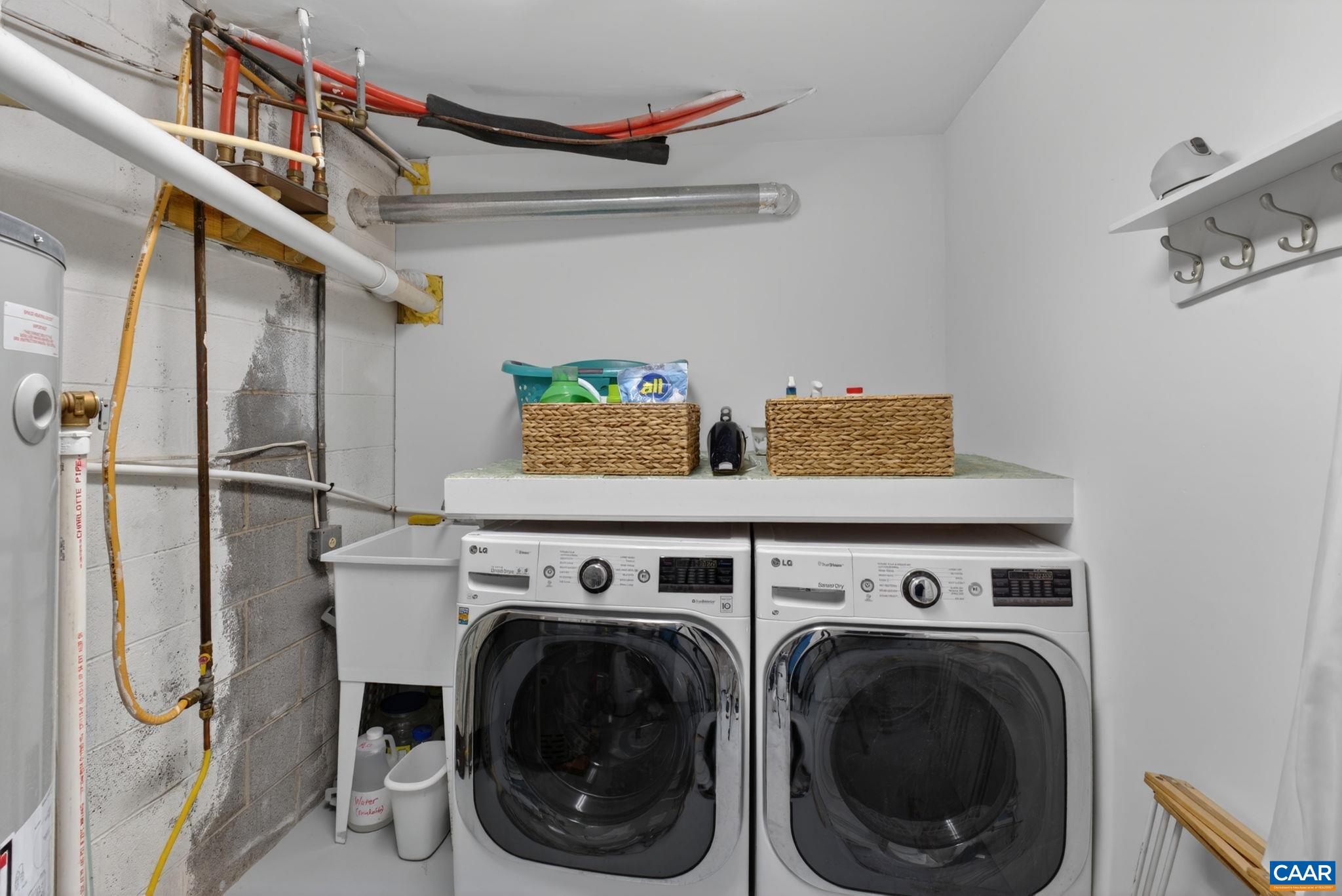 7087 DICK WOODS RD, AFTON, Virginia 22920, 5 Bedrooms Bedrooms, ,4 BathroomsBathrooms,Residential,14,7087 DICK WOODS RD,675673 MLS # 675673