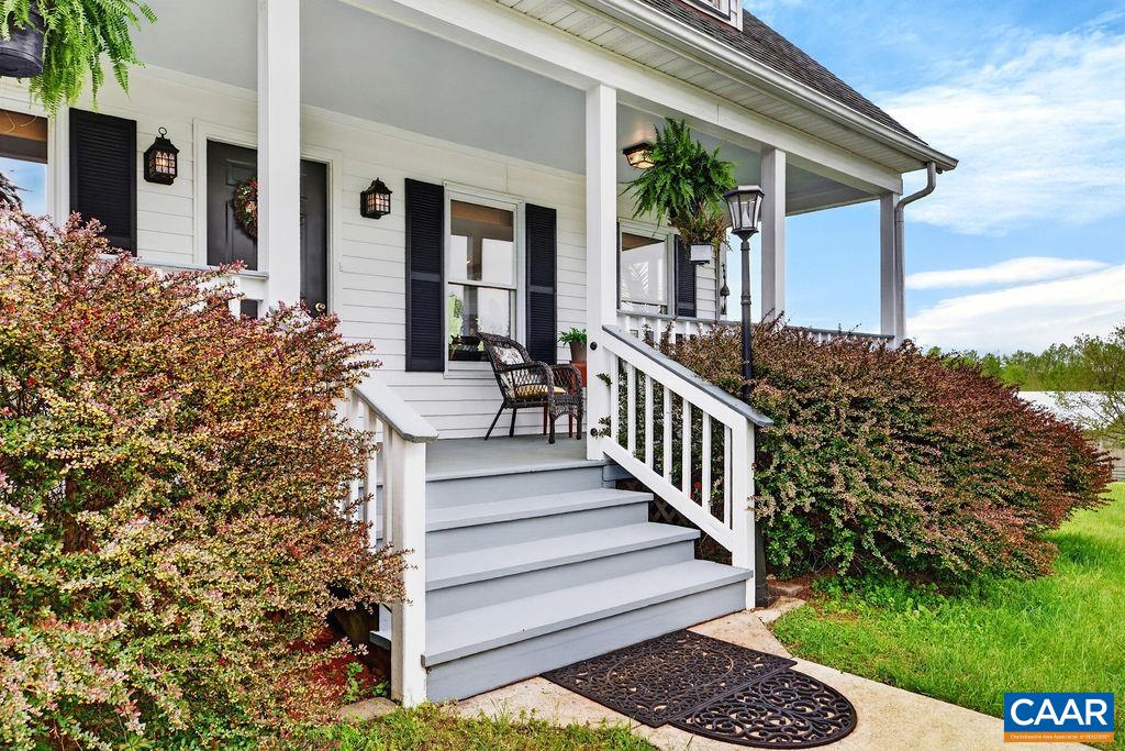 10808 PATRICK HENRY HWY, ROSELAND, Virginia 22967, 4 Bedrooms Bedrooms, ,4 BathroomsBathrooms,Residential,14,10808 PATRICK HENRY HWY,675821 MLS # 675821