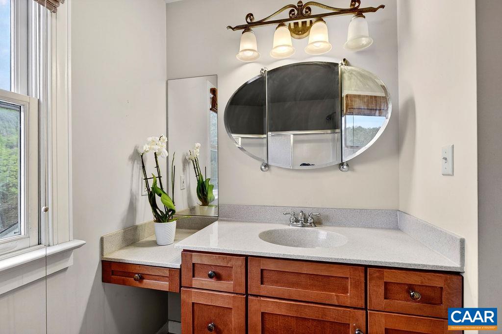 10808 PATRICK HENRY HWY, ROSELAND, Virginia 22967, 4 Bedrooms Bedrooms, ,4 BathroomsBathrooms,Residential,14,10808 PATRICK HENRY HWY,675821 MLS # 675821