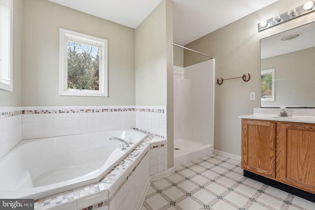 1901 MISTY MEADOWS LN, MARKHAM, Virginia, 2 Bedrooms Bedrooms, ,2 BathroomsBathrooms,Residential,14,1901 MISTY MEADOWS LN,VAFQ2021462 MLS # VAFQ2021462