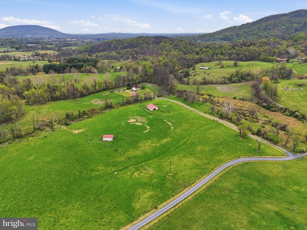 1901 MISTY MEADOWS LN, MARKHAM, Virginia, 2 Bedrooms Bedrooms, ,2 BathroomsBathrooms,Residential,14,1901 MISTY MEADOWS LN,VAFQ2021462 MLS # VAFQ2021462