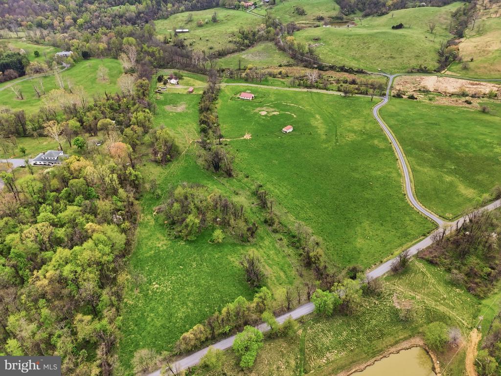 1901 MISTY MEADOWS LN, MARKHAM, Virginia, 2 Bedrooms Bedrooms, ,2 BathroomsBathrooms,Residential,14,1901 MISTY MEADOWS LN,VAFQ2021462 MLS # VAFQ2021462