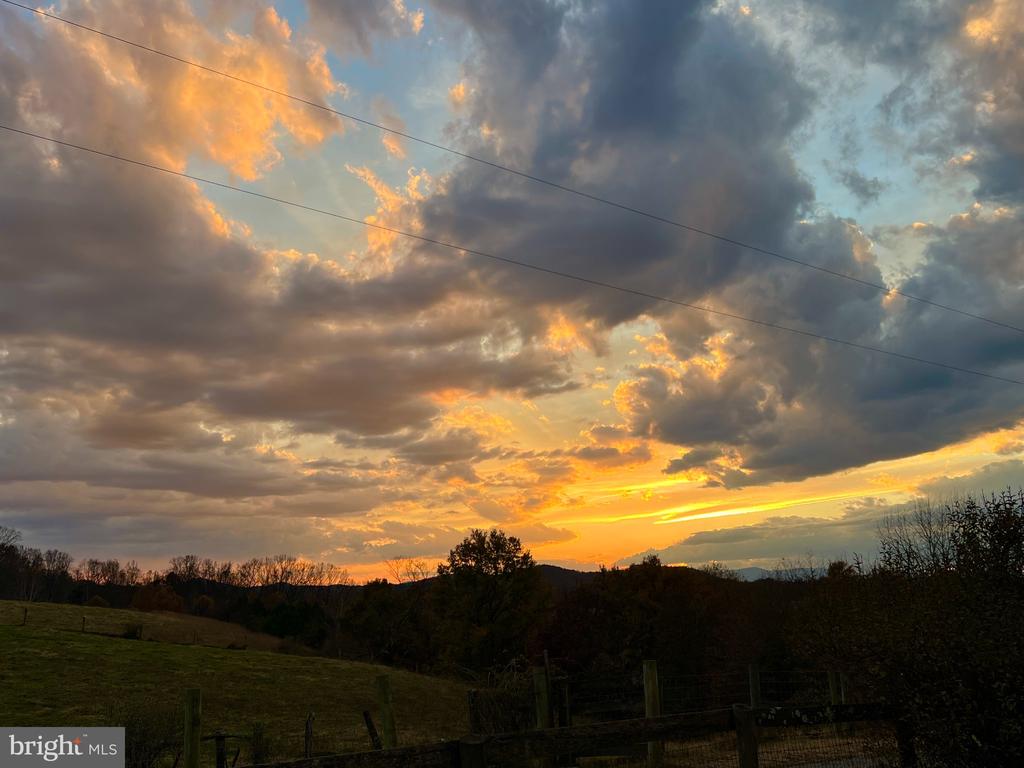 1901 MISTY MEADOWS LN, MARKHAM, Virginia, 2 Bedrooms Bedrooms, ,2 BathroomsBathrooms,Residential,14,1901 MISTY MEADOWS LN,VAFQ2021462 MLS # VAFQ2021462