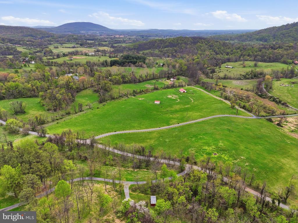 1901 MISTY MEADOWS LN, MARKHAM, Virginia, 2 Bedrooms Bedrooms, ,2 BathroomsBathrooms,Residential,14,1901 MISTY MEADOWS LN,VAFQ2021462 MLS # VAFQ2021462