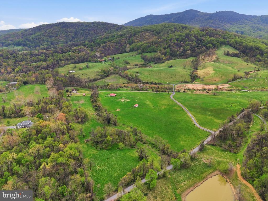 1901 MISTY MEADOWS LN, MARKHAM, Virginia, 2 Bedrooms Bedrooms, ,2 BathroomsBathrooms,Residential,14,1901 MISTY MEADOWS LN,VAFQ2021462 MLS # VAFQ2021462