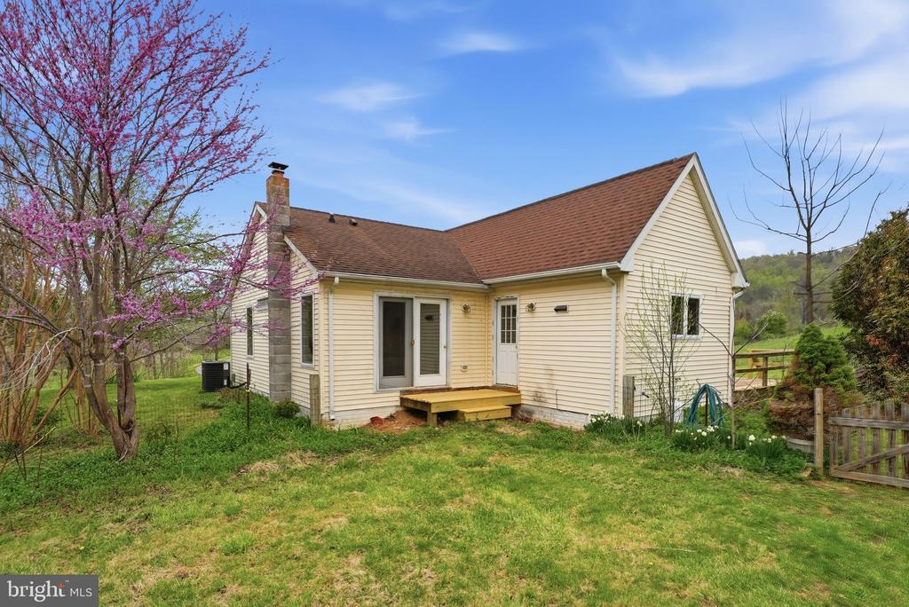 1901 MISTY MEADOWS LN, MARKHAM, Virginia, 2 Bedrooms Bedrooms, ,2 BathroomsBathrooms,Residential,14,1901 MISTY MEADOWS LN,VAFQ2021462 MLS # VAFQ2021462