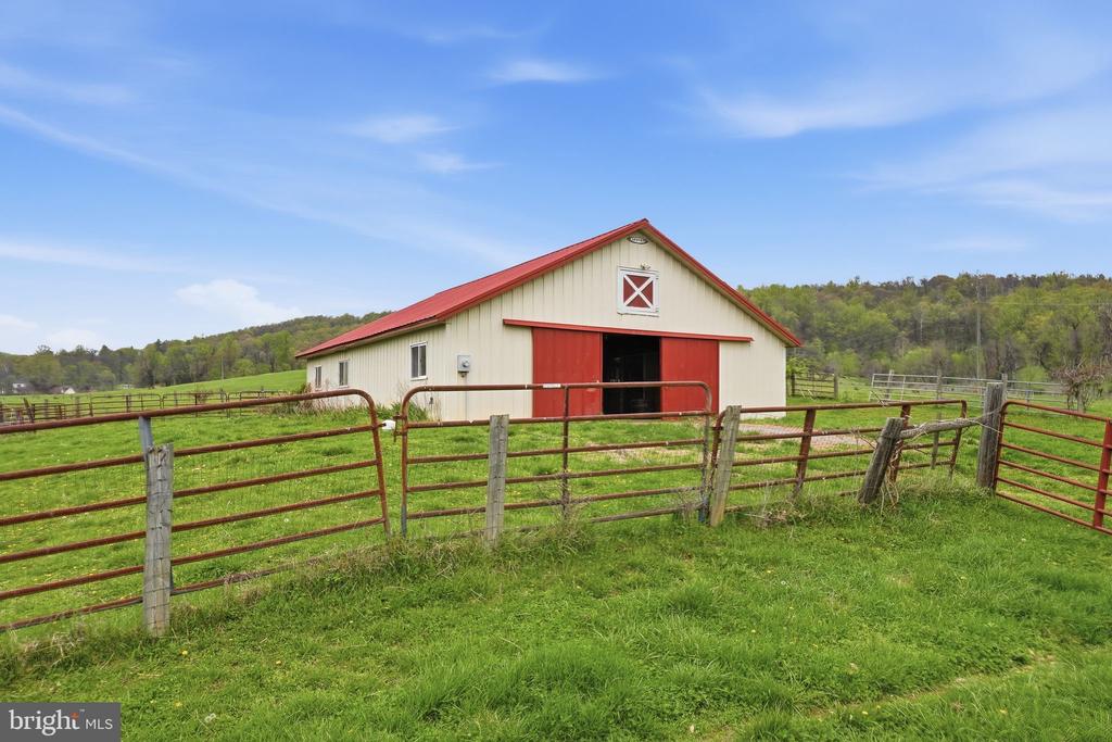 1901 MISTY MEADOWS LN, MARKHAM, Virginia, 2 Bedrooms Bedrooms, ,2 BathroomsBathrooms,Residential,14,1901 MISTY MEADOWS LN,VAFQ2021462 MLS # VAFQ2021462