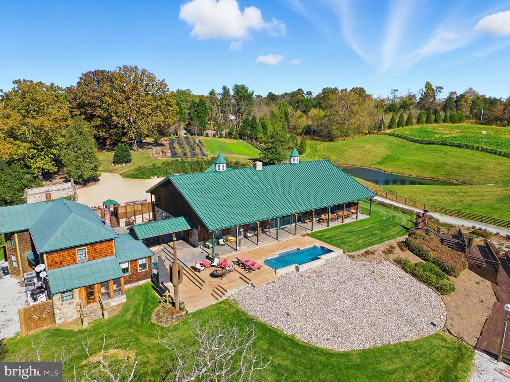 240 STONELEIGH RD, PALMYRA, Virginia 22963, 7 Bedrooms Bedrooms, ,5 BathroomsBathrooms,Residential,14,240 STONELEIGH RD,VAFN2000664 MLS # VAFN2000664