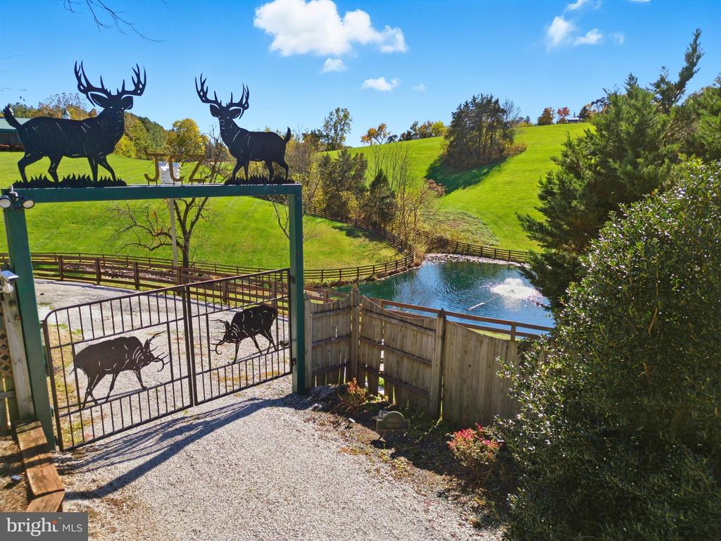 240 STONELEIGH RD, PALMYRA, Virginia 22963, 7 Bedrooms Bedrooms, ,5 BathroomsBathrooms,Residential,14,240 STONELEIGH RD,VAFN2000664 MLS # VAFN2000664